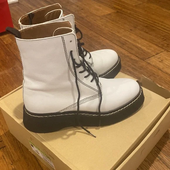 Zara white chunky lace up boots - Picture 4 of 9